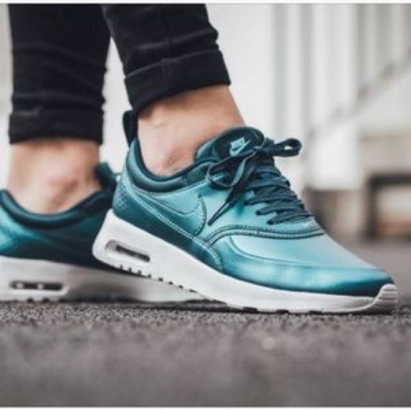 Nike Shoes - BRAND NEW Nike Air Max leather sneakers teal